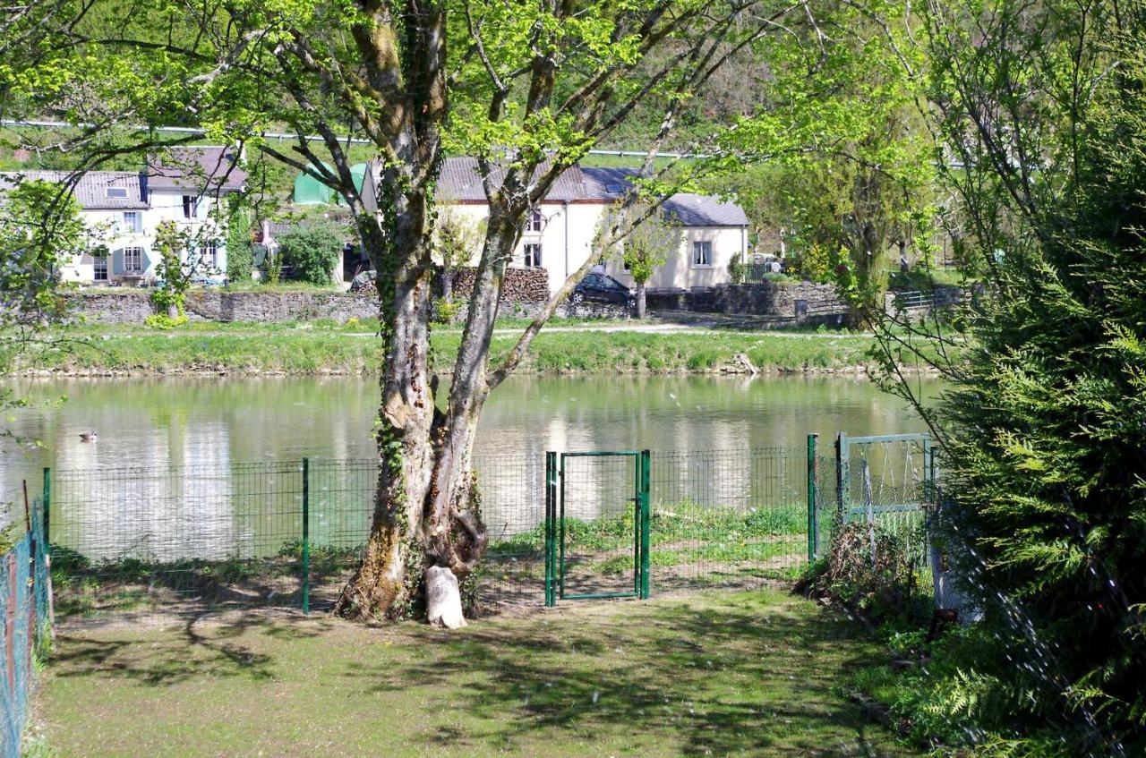 Le Doux Rivage, Proche De Charleville, Jardin Et Acces A La Voie Verte Joigny-sur-Meuse Exterior foto